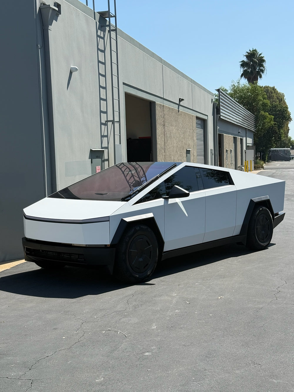 CYBERTRUCK · MATTE WHITE