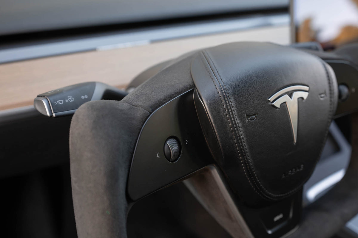 TESPLUS YOKE Style Steering Wheel Plaid Edition - Suede Leather